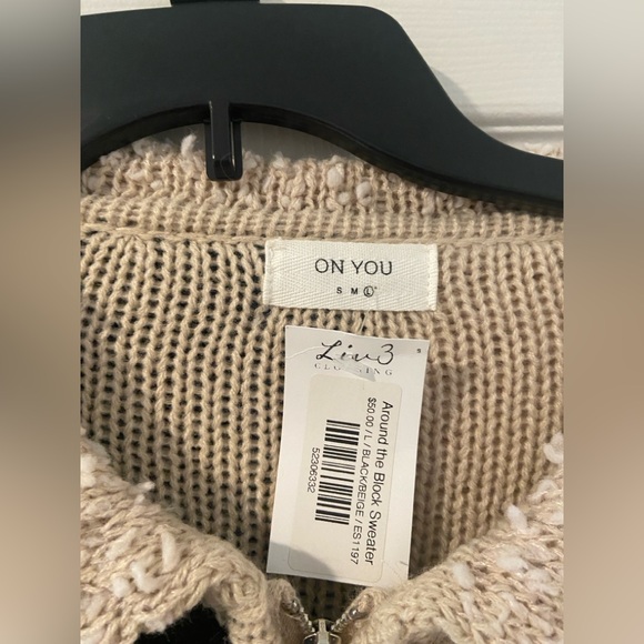 Boutique Checkered Zip Up Sweater - Picture 4 of 6